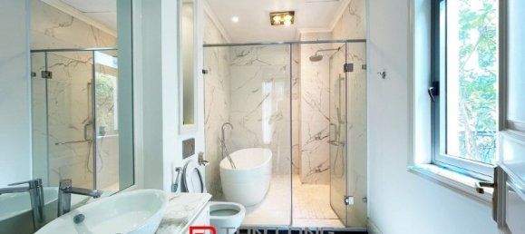 4 bedrooms Villa in Long Bien, Vietnam No. 556 8