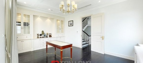 4 bedrooms Villa in Long Bien, Vietnam No. 556 12