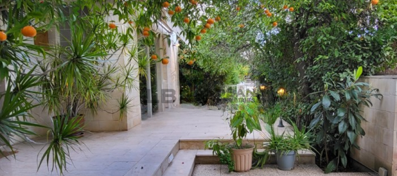 5 bedrooms House in Nicosia, Cyprus No. 13685 9