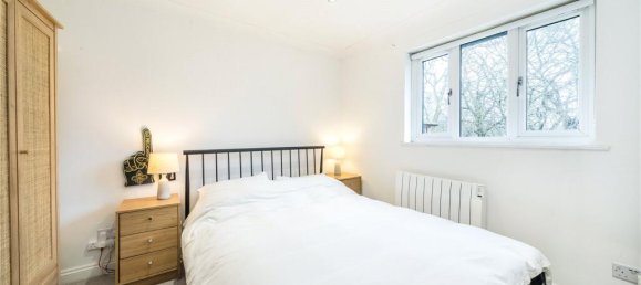 2 bedrooms House in London, United Kingdom No. 12931 13