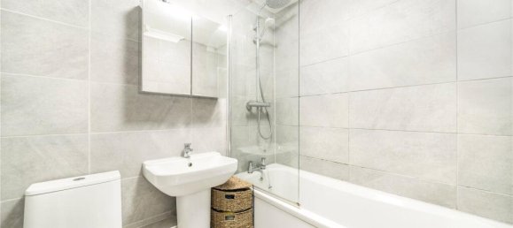 2 bedrooms House in London, United Kingdom No. 12931 21