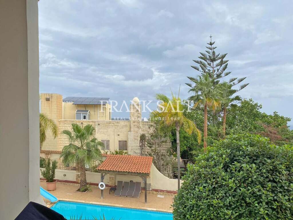 Maisonette de 3 dormitorios en Swieqi, Malta No. 4558