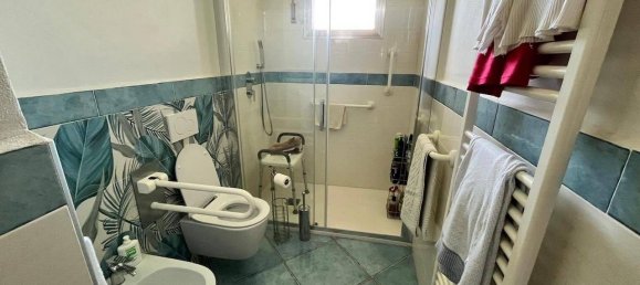 3 bedrooms Penthouse in Montignoso, Italy No. 294586 8