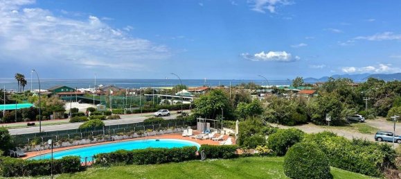 3 bedrooms Penthouse in Montignoso, Italy No. 294586 13