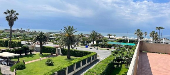 3 bedrooms Penthouse in Montignoso, Italy No. 294586 12