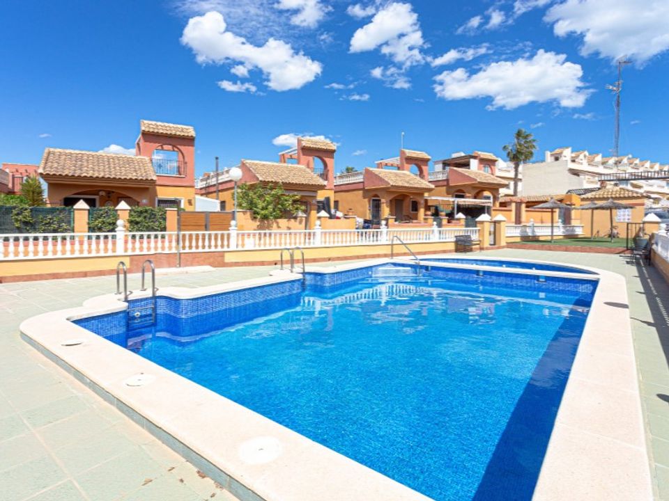 2 bedrooms Villa in Torrevieja, Spain No. 208857