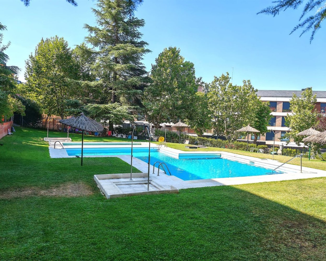 3 bedrooms Apartment in Majadahonda, Spain No. 169853