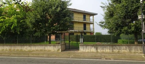 5 rooms Apartment in Sommariva del Bosco, Italy No. 277851 12