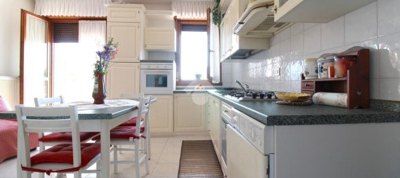 2 rooms Apartment in Jesolo, Italy No. 259993 2