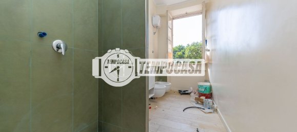 2 rooms Apartment in Rome, Italy No. 287515 9