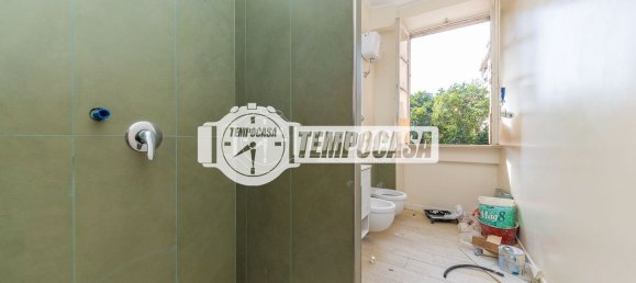 2 rooms Apartment in Rome, Italy No. 287515 8