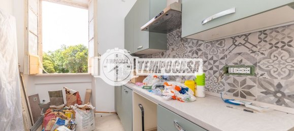 2 rooms Apartment in Rome, Italy No. 287515 3