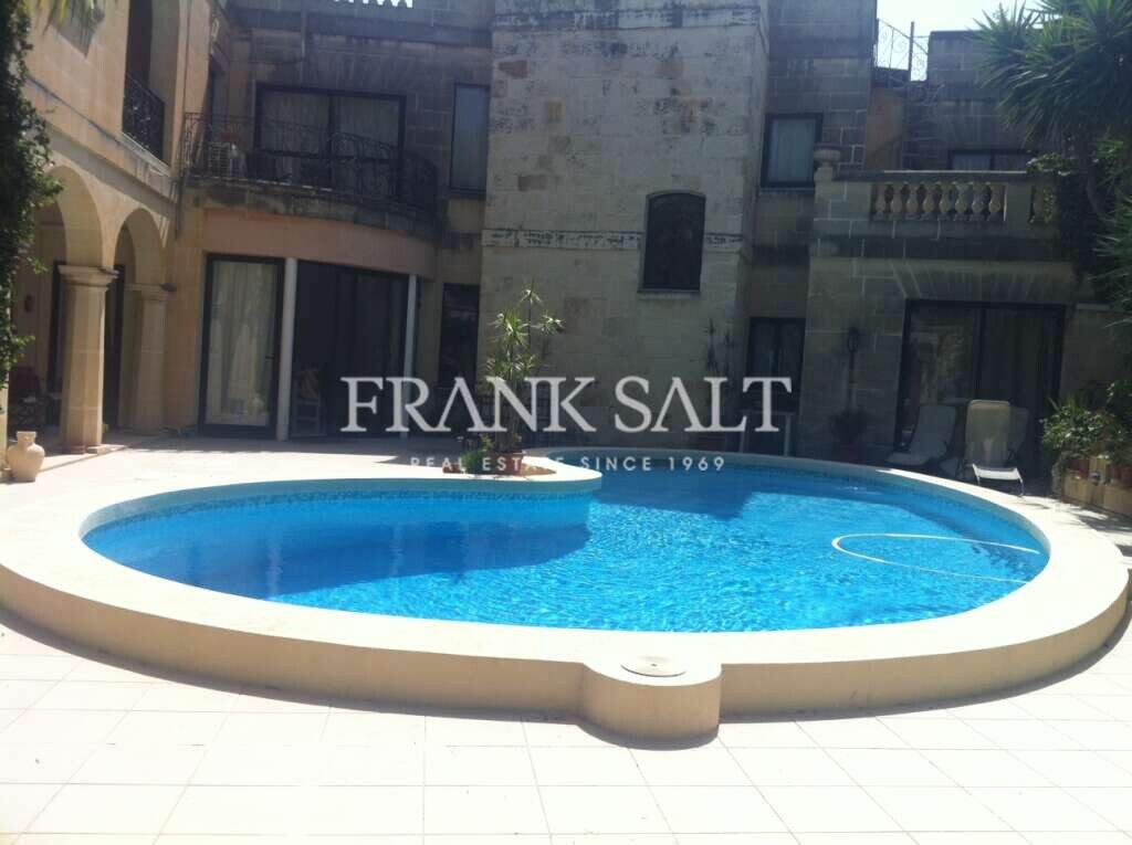 Villa de 5 dormitorios en Lija, Malta No. 8477