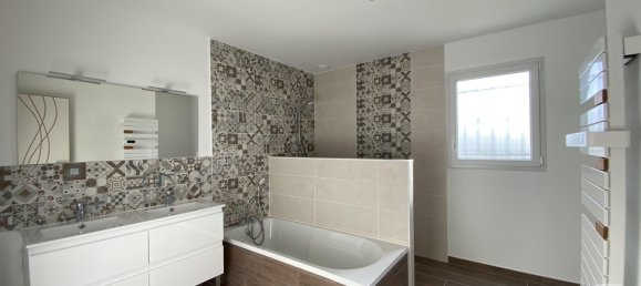 3 Schlafzimmer Haus in Saint-Martin-d'Abbat, France, Nr. 75544 12