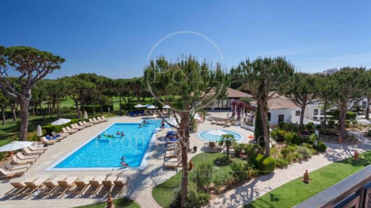 Apartamento de 3 dormitorios en Albufeira, Portugal No. 4421