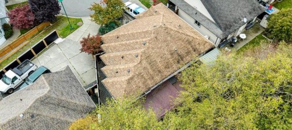 2 bedrooms House in British Columbia, Canada No. 1274 3