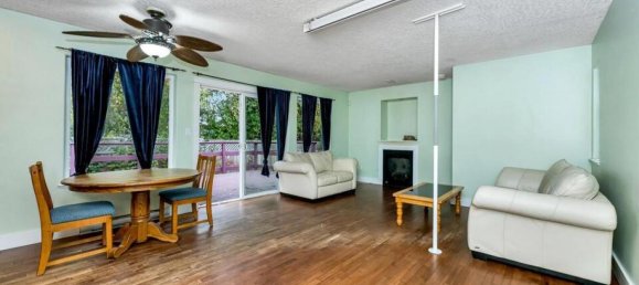 2 bedrooms House in British Columbia, Canada No. 1274 12