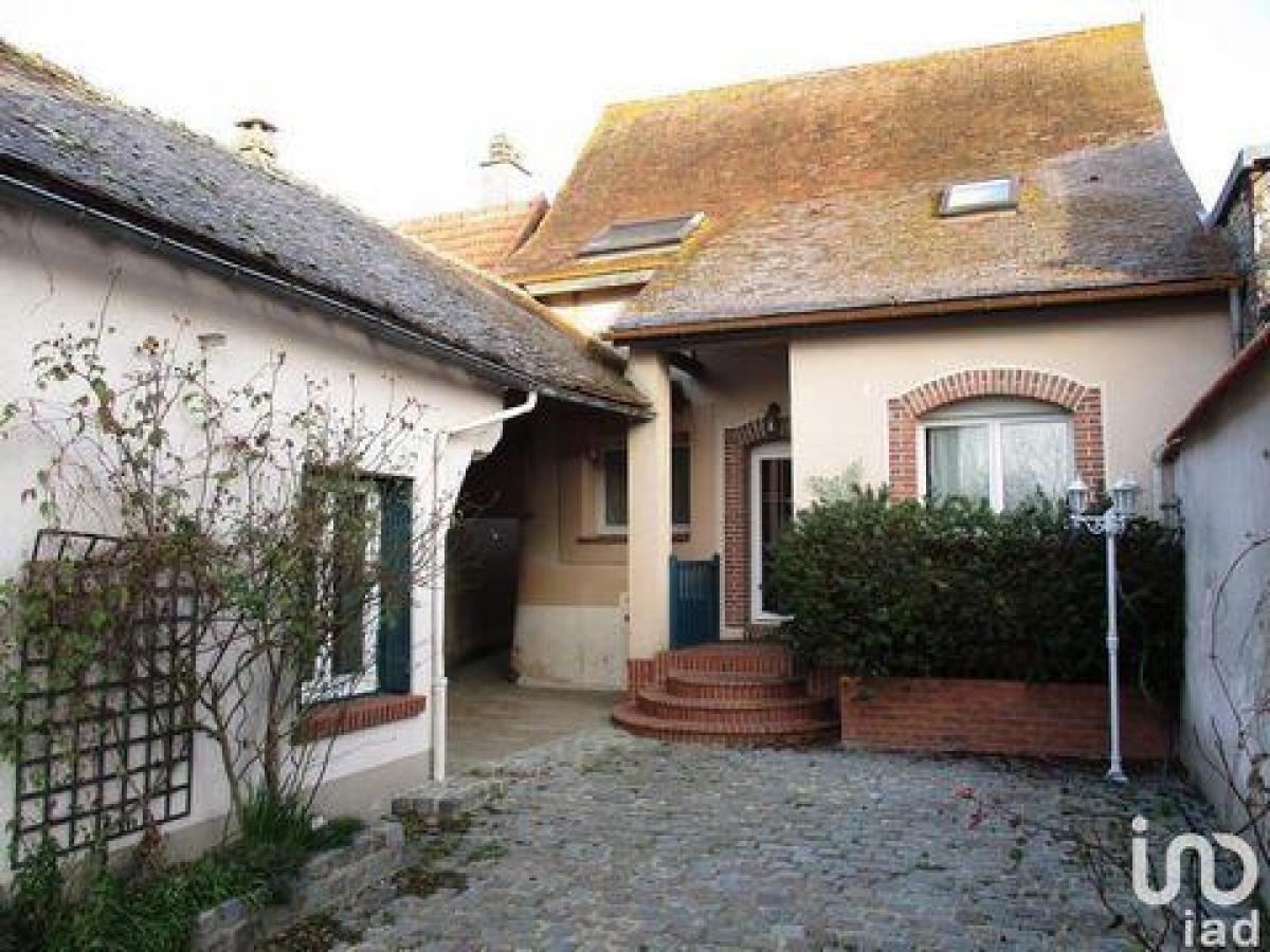 4 bedrooms House in Chartres, France No. 8146