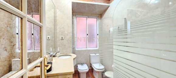 5 bedrooms Apartment in Lisbon, Portugal No. 216902 4