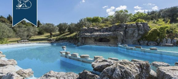 100 bedrooms Villa in Castiglione del Lago, Italy No. 129620 14