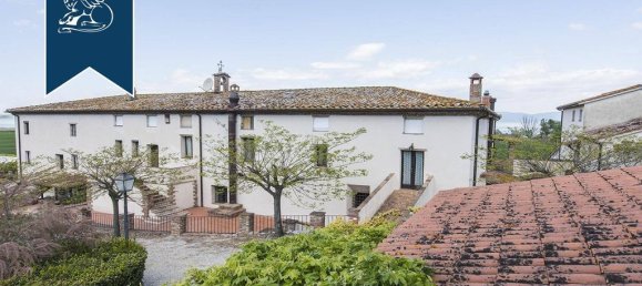 100 bedrooms Villa in Castiglione del Lago, Italy No. 129620 36