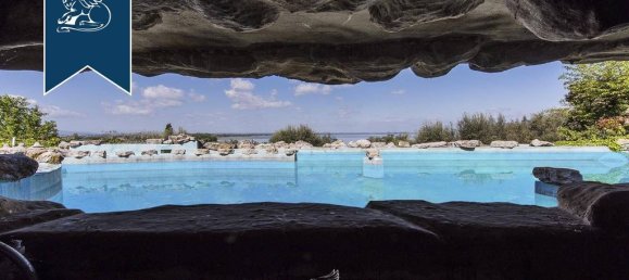 100 bedrooms Villa in Castiglione del Lago, Italy No. 129620 10