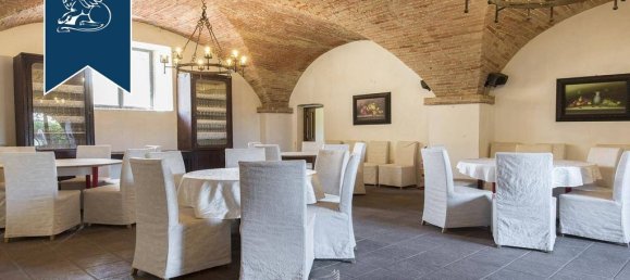 100 bedrooms Villa in Castiglione del Lago, Italy No. 129620 44