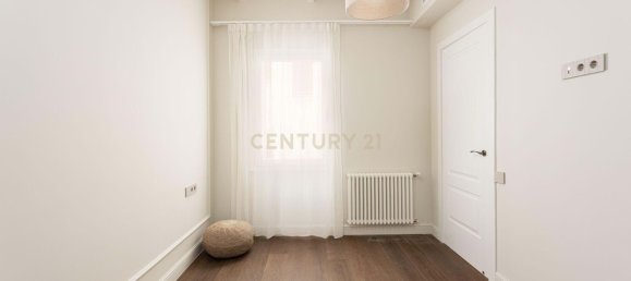 Apartamento de 3 dormitorios en Eixample, Spain No. 134767 19