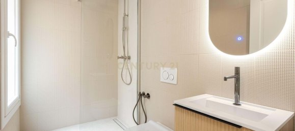 Apartamento de 3 dormitorios en Eixample, Spain No. 134767 30
