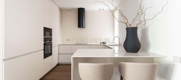 Apartamento de 3 dormitorios en Eixample, Spain No. 134767 3