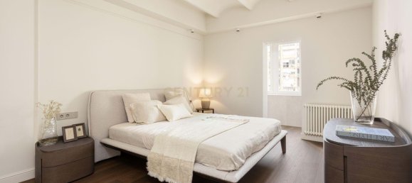 Apartamento de 3 dormitorios en Eixample, Spain No. 134767 18