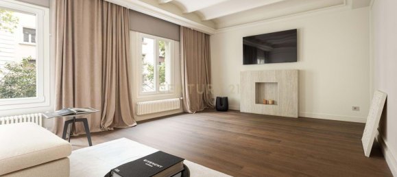 Apartamento de 3 dormitorios en Eixample, Spain No. 134767 5