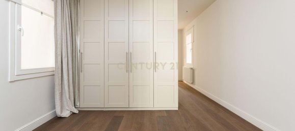 Apartamento de 3 dormitorios en Eixample, Spain No. 134767 23