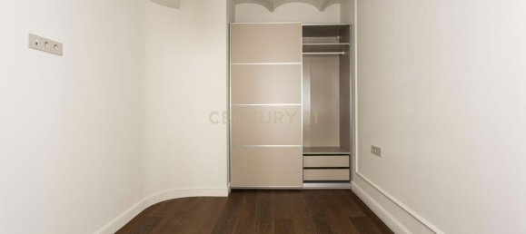 Apartamento de 3 dormitorios en Eixample, Spain No. 134767 21