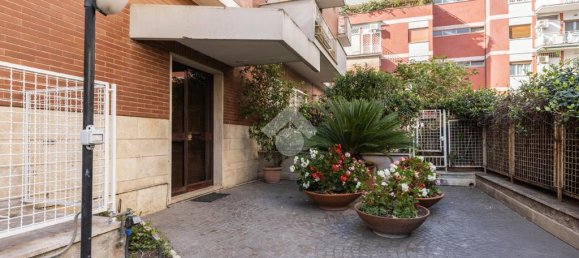 3 bedrooms Apartment in Rome, Italy No. 324706 16