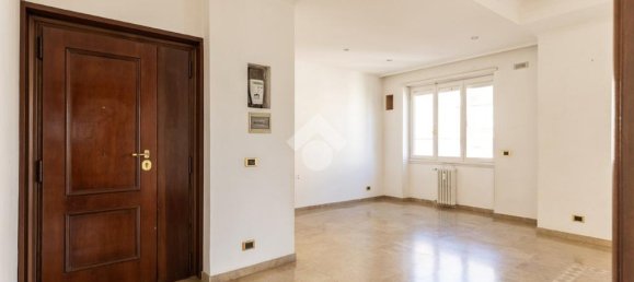 3 bedrooms Apartment in Rome, Italy No. 324706 2