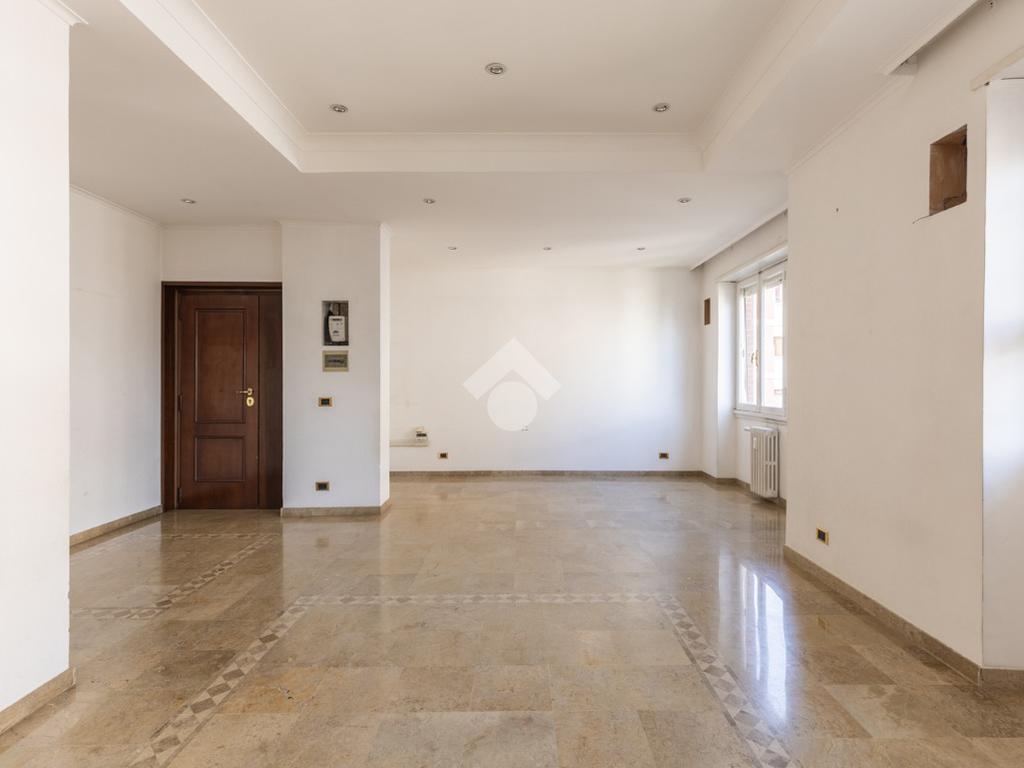 3 bedrooms Apartment in Rome, Italy No. 324706