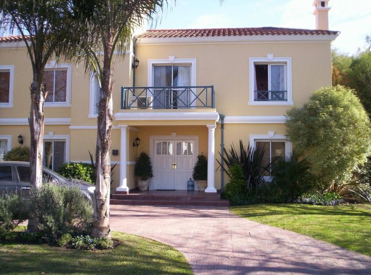 5 bedrooms House in Presidente Peron, Argentina No. 55198