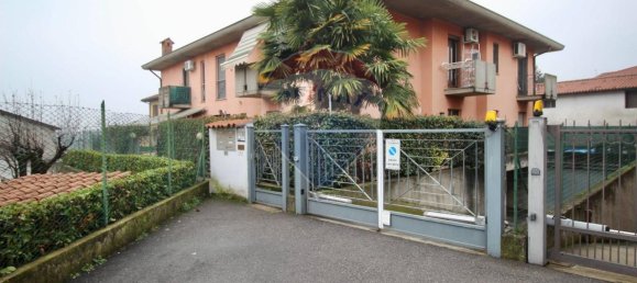 2غرفة شقة في Brembate, Italy رقم 26325 8