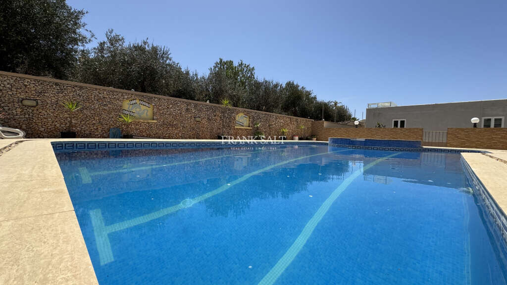 3 bedrooms Bungalow in Mellieha, Malta No. 402