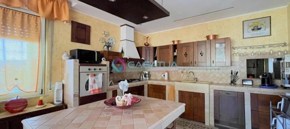 Квартира с 4 комнатами в Читта Сант Анджело, Италия № 41233 2