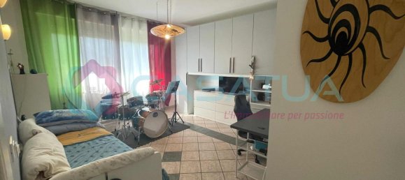 Квартира с 4 комнатами в Читта Сант Анджело, Италия № 41233 17