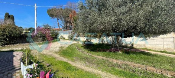 Квартира с 4 комнатами в Читта Сант Анджело, Италия № 41233 41