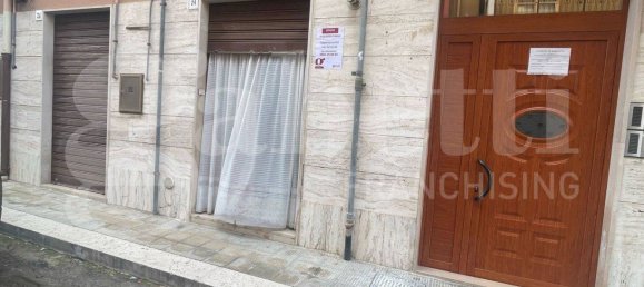 Квартира с 2 спальнями в Барлетта, Италия № 271463 6