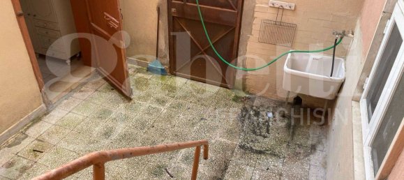 Квартира с 2 спальнями в Барлетта, Италия № 271463 3