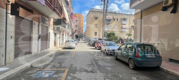 Квартира с 2 спальнями в Барлетта, Италия № 271463 4