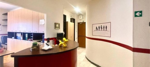 6 rooms Apartment in Turin, Italy No. 30706 30