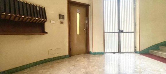 6 rooms Apartment in Turin, Italy No. 30706 3
