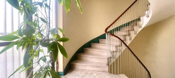 6 rooms Apartment in Turin, Italy No. 30706 4