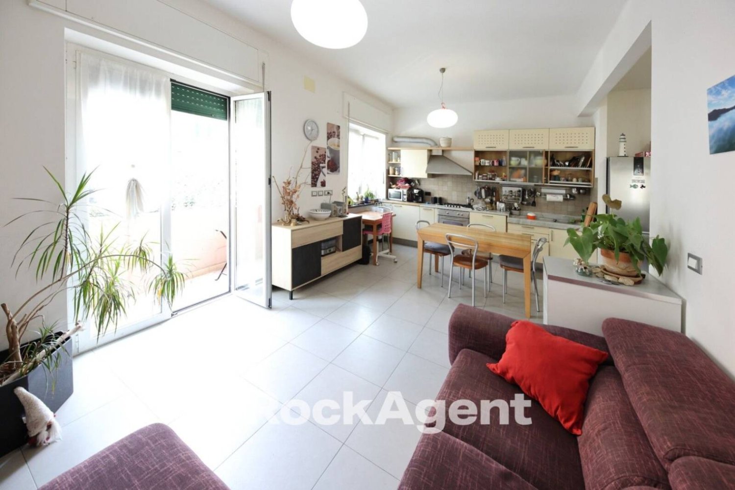 Квартира с 2 спальнями в Генуя, Италия № 308630